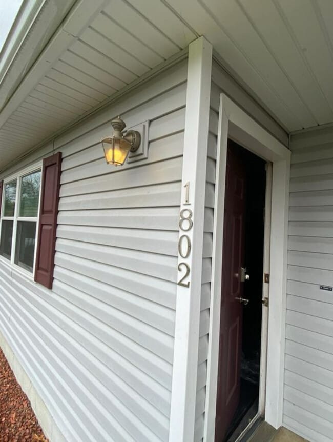 property at 1802 Edmund Ave NE