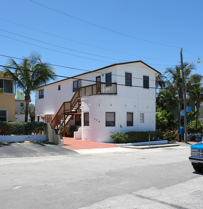 316 Coolidge St in Hollywood, FL - Building Photo