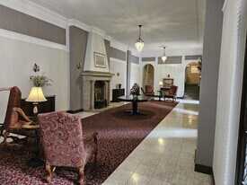 2305 Victoria Ave in Regina, SK - Building Photo