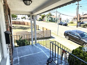 9380 Thermal St in Oakland, CA - Building Photo - Building Photo