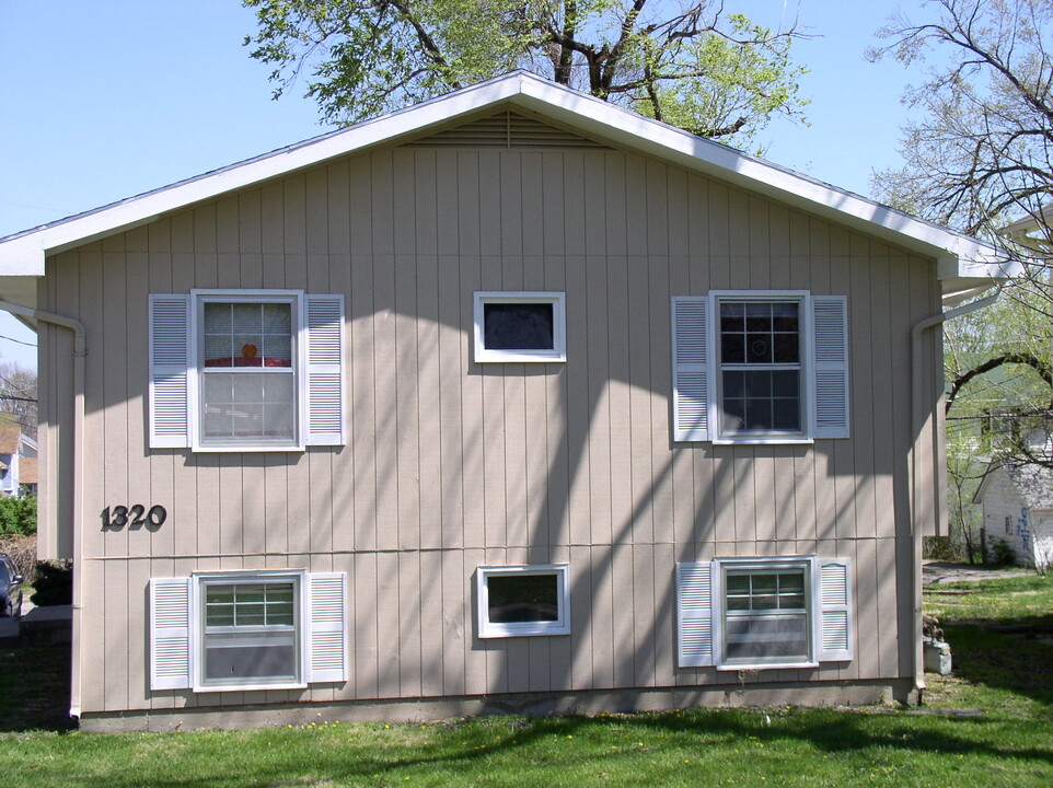 1320 Kentucky St in Lawrence, KS - Building Photo