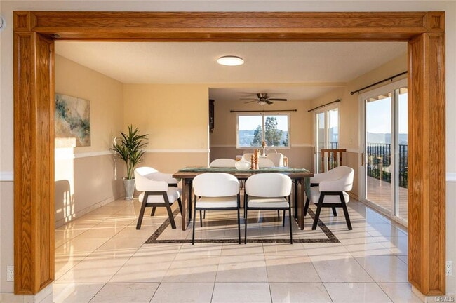 1218 E Tujunga Ave in Burbank, CA - Building Photo - Building Photo