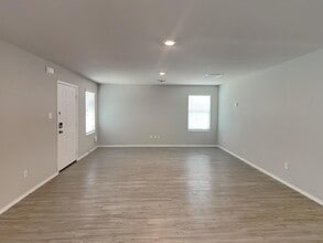 5738 Leon Pl in San Antonio, TX - Building Photo - Building Photo