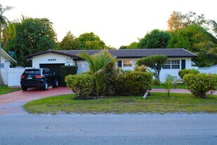 16490 NE 2nd Ave in Miami, FL - Building Photo