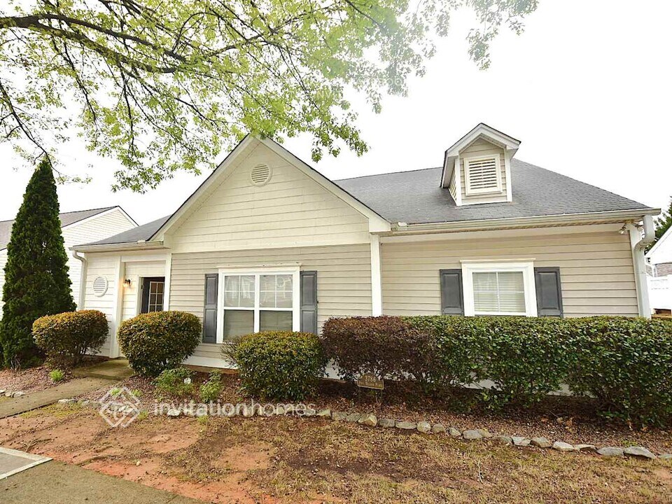3786 Pine Village Pl in Loganville, GA - Building Photo