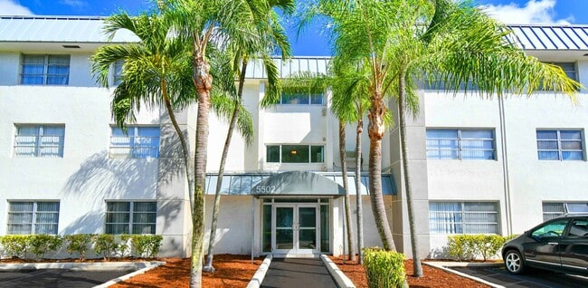Park Hill & Park Side Apartments in Hollywood, FL - Building Photo - Building Photo