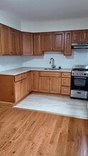 1001 5th Ave in New Hyde Park, NY - Building Photo - Building Photo