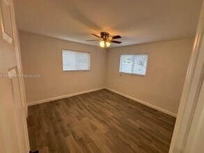 1426 Arthur St in Hollywood, FL - Foto de edificio - Building Photo