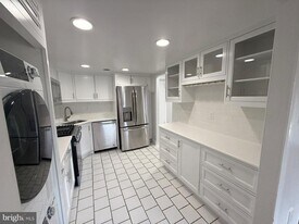 606 Cooper Landing Rd in Cherry Hill Township, NJ - Building Photo