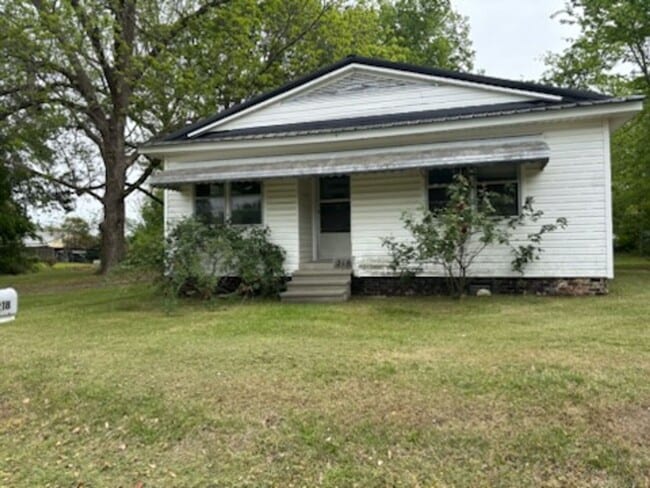 property at 218 W Powell St