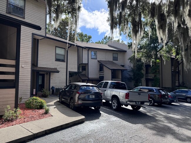 1604 Arcadia Dr, Unit 203 in Jacksonville, FL - Building Photo - Building Photo