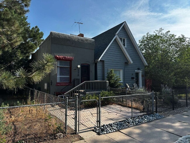 172 W Maple Ave