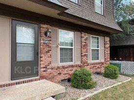 6650 Holcomb Cir in Des Moines, IA - Building Photo