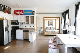 215 W 7th St, Unit 906 in Los Angeles, CA - Building Photo
