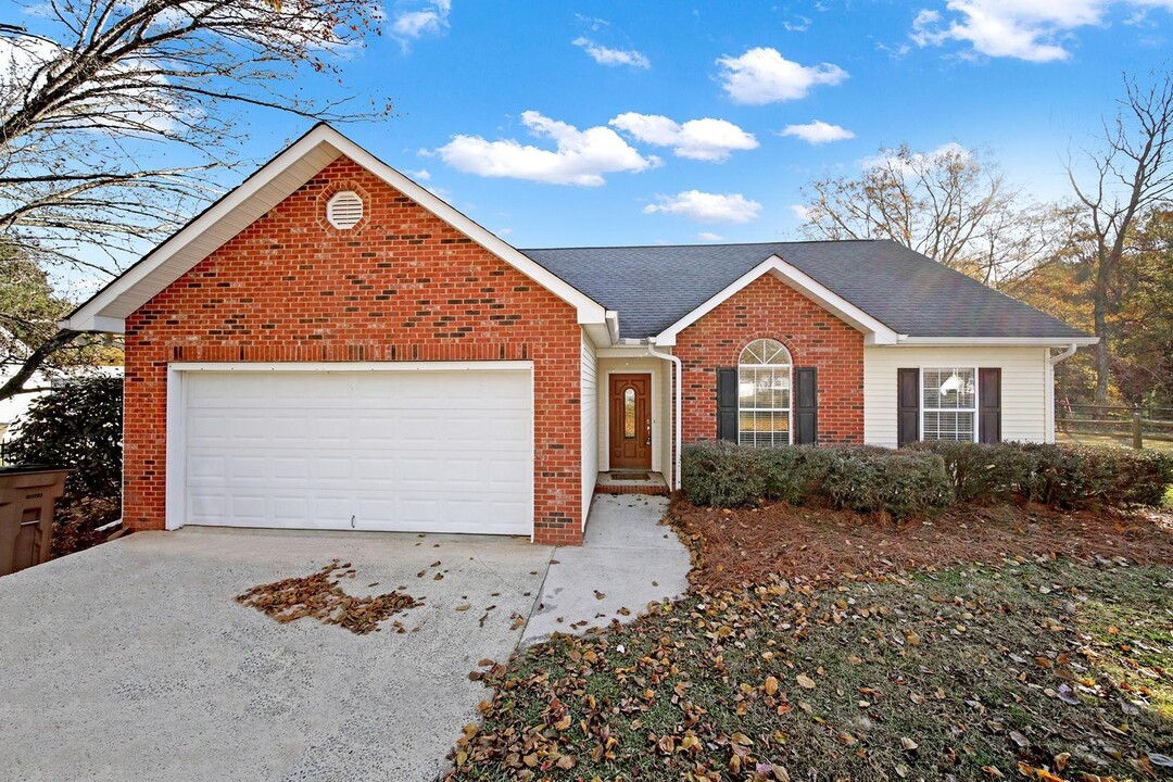 1037 Ridgefield Cir in Indian Trail, NC - Building Photo