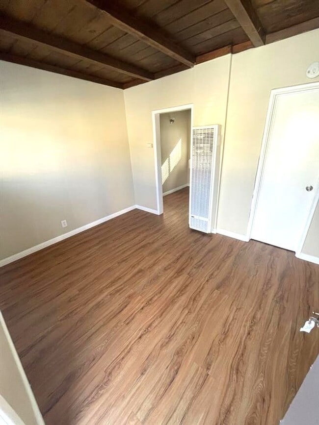 LB0356 (RUBS)  (Imp.) in Long Beach, CA - Foto de edificio - Building Photo