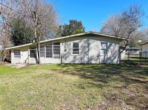 216 Camellia St in Lake Jackson, TX - Building Photo - Building Photo