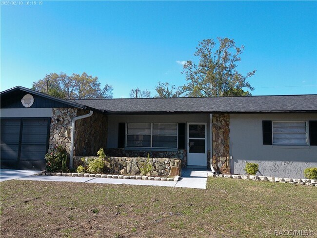 29 New Florida Ave in Beverly Hills, FL - Building Photo - Building Photo