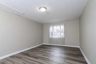 327 Whitewater Dr in Harrison, OH - Building Photo - Building Photo