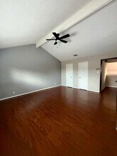 9353 Westwood Village Dr in Houston, TX - Building Photo - Building Photo