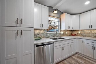 269 Sherman Dr in Pottsboro, TX - Foto de edificio - Building Photo