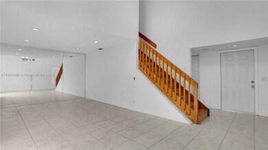 6460 NW 170th Terrace in Hialeah, FL - Building Photo - Building Photo