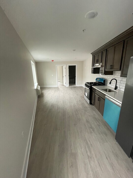 520 Ferry St, Unit 202 in Newark, NJ - Building Photo