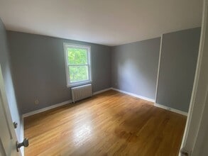 325 Kenwood Ave in Delmar, NY - Building Photo - Building Photo
