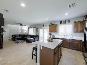 5421 Tejon Ridge Ct in Bakersfield, CA - Building Photo - Building Photo