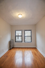 7445 N Greenview Ave, Unit 318 in Chicago, IL - Building Photo - Building Photo