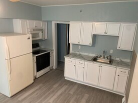 1103 West 9th, Unit 9th St DOWN in Lorain, OH - Building Photo