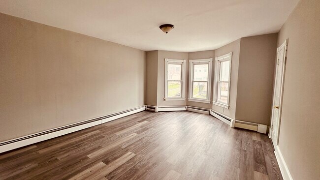 911 Laufer St in Bethlehem, PA - Building Photo - Building Photo