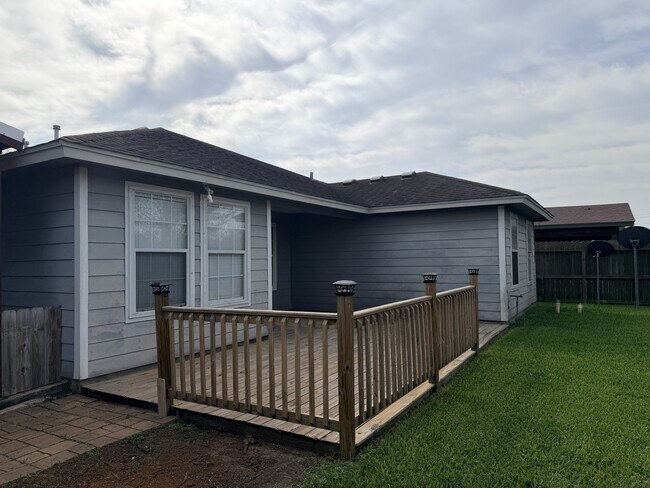 103 S 4th St in Odem, TX - Building Photo - Building Photo