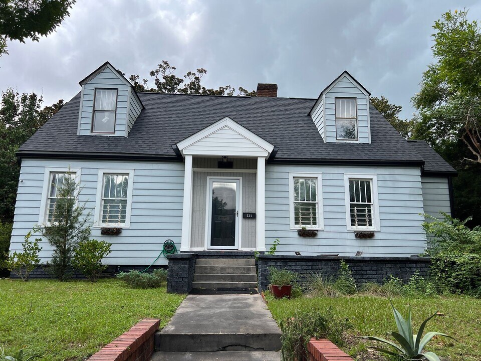 525 Atkinson Ave in Savannah, GA - Building Photo