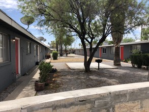 Riviera Apartments in Tucson, AZ - Building Photo - Other