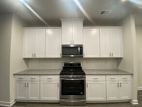 Room in Townhome on Memorial Pkwy in Charlotte, NC - Building Photo - Building Photo