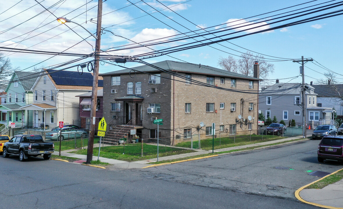 910 Amboy Ave in Perth Amboy, NJ - Building Photo