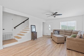 330 Overlook Trail in Burnet, TX - Building Photo - Building Photo