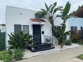 7524 Willoughby Ave in West Hollywood, CA - Building Photo