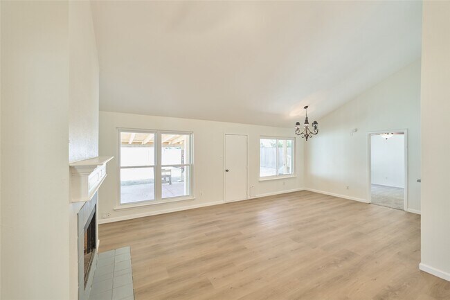 property at 21510 N Tangle Creek Ln