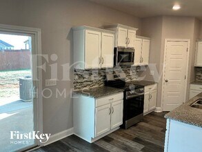 1156 Charles Thomas Dr in Clarksville, TN - Building Photo - Building Photo