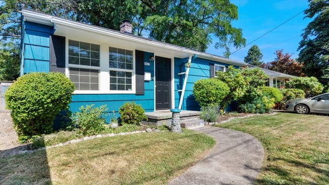8807 N Wayland Ave in Portland, OR - Building Photo - Building Photo