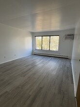 695 Capital Ave NE in Battle Creek, MI - Building Photo - Building Photo