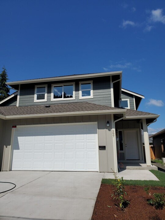 297 S Diamond St in Centralia, WA - Building Photo