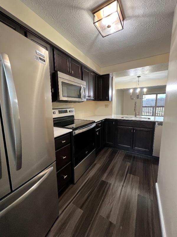 378 Scott Ln in Venetia, PA - Building Photo - Building Photo