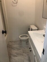 6416 Woodley Ave in Los Angeles, CA - Building Photo - Building Photo
