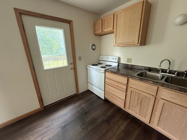 1115 Lancaster St in Platteville, WI - Building Photo - Building Photo