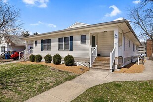 206 W William St in Champaign, IL - Building Photo