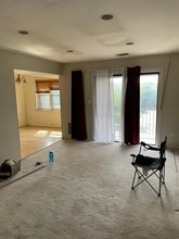 117 Keystone Ct, Unit 117-C in Woodbridge, NJ - Building Photo - Building Photo