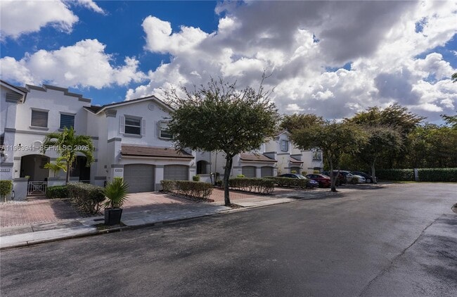 4243 NW 112th Ct in Doral, FL - Building Photo - Building Photo